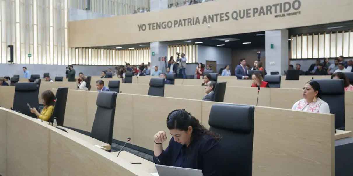 Congreso de Puebla rechaza intento de destitución del edil de Calpan