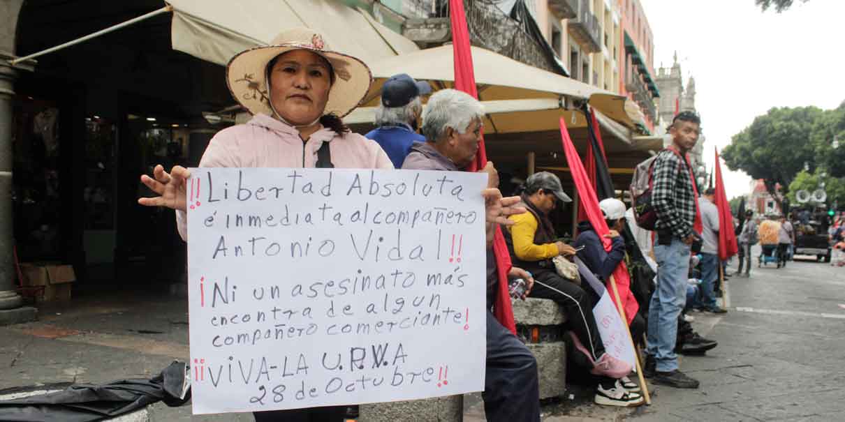 Integrantes de la 28 de Octubre marchan por homicidio de su compañero