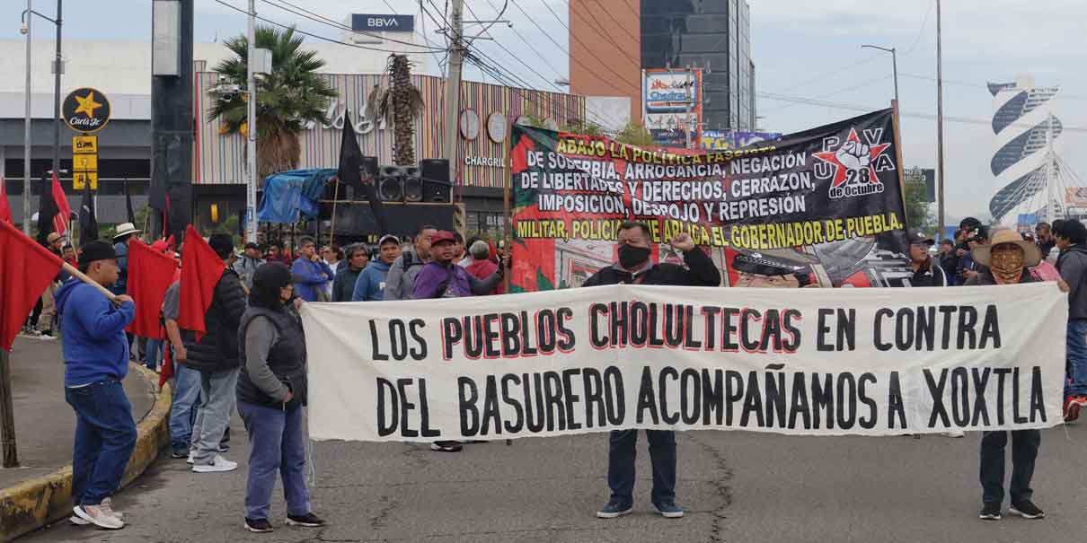 Protesta de la 28 de Octubre bloquea la Vía Atlixcáyotl y genera caos vial en Puebla