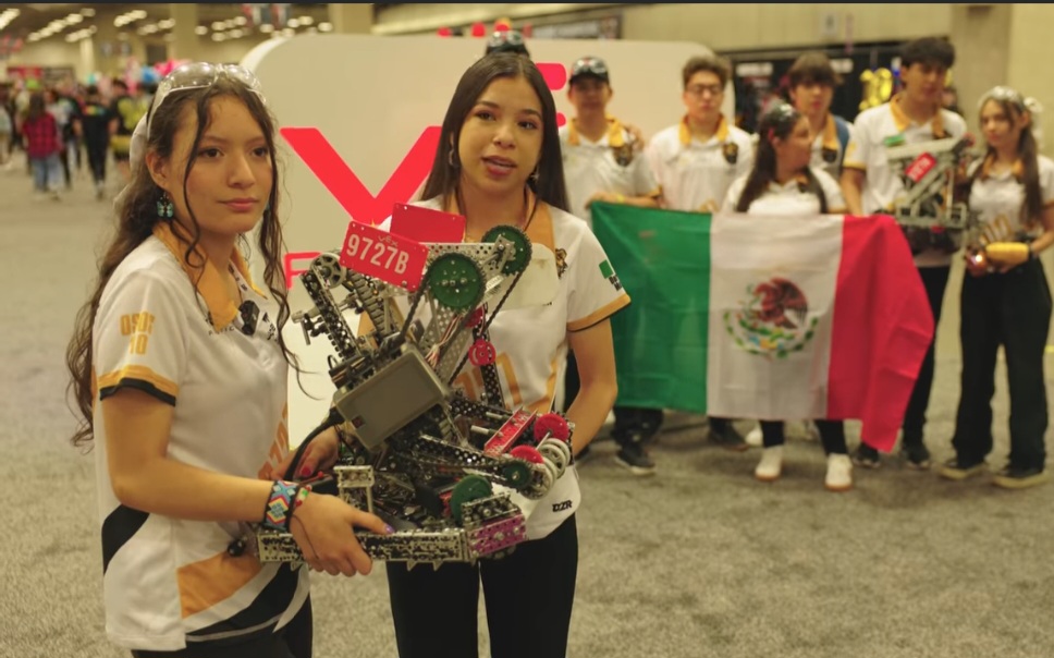 Estudiantes duranguenses ganan premio internacional de robótica en Dallas