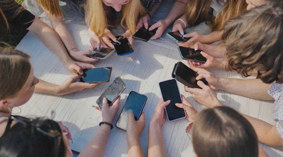 ¿Puede Meta imponer la verificación de edad desde las tiendas de aplicaciones? Google y Apple se oponen