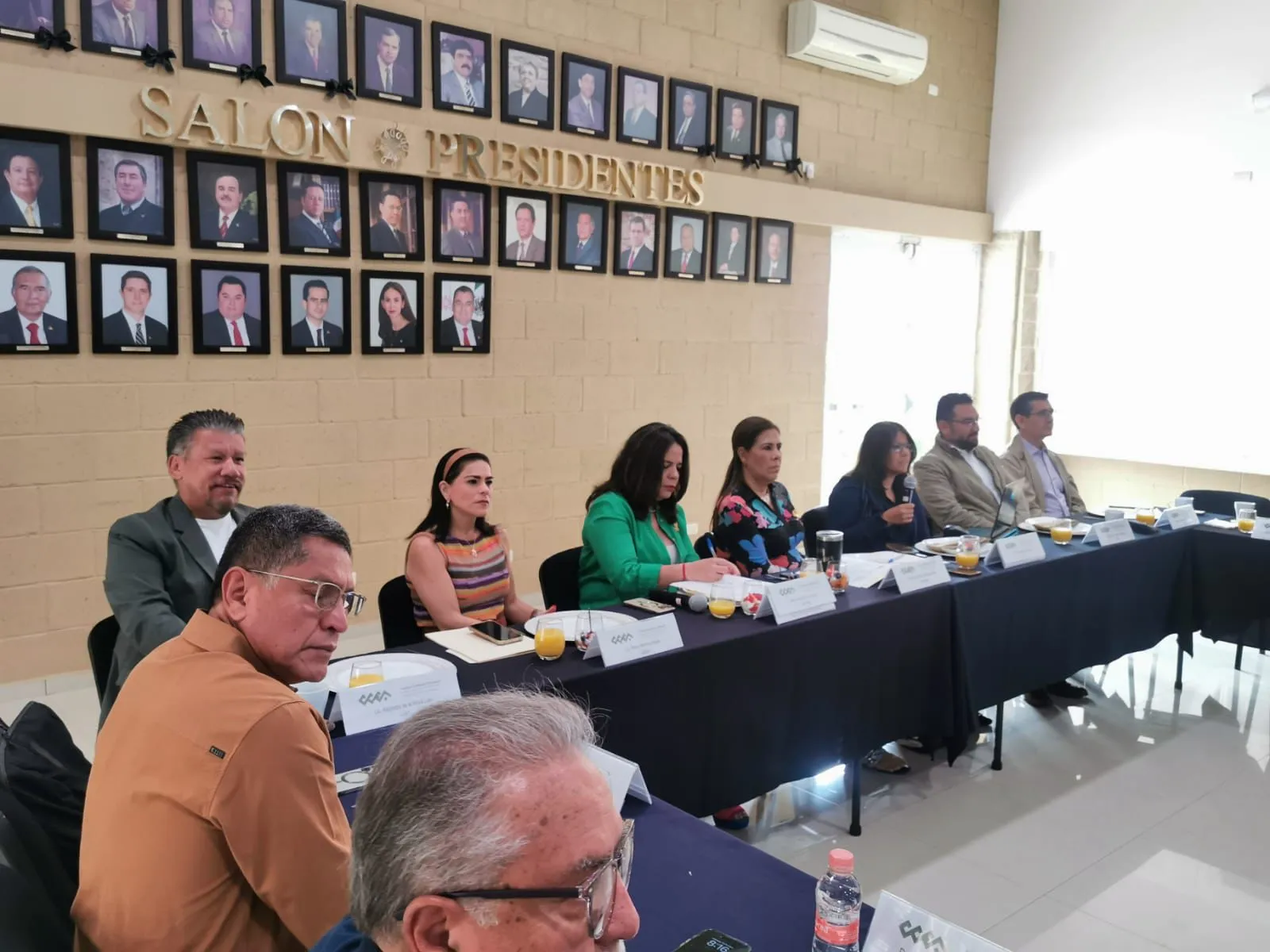 Empresarios exhortan a políticos a esperar los tiempos y no adelantar “destapes”