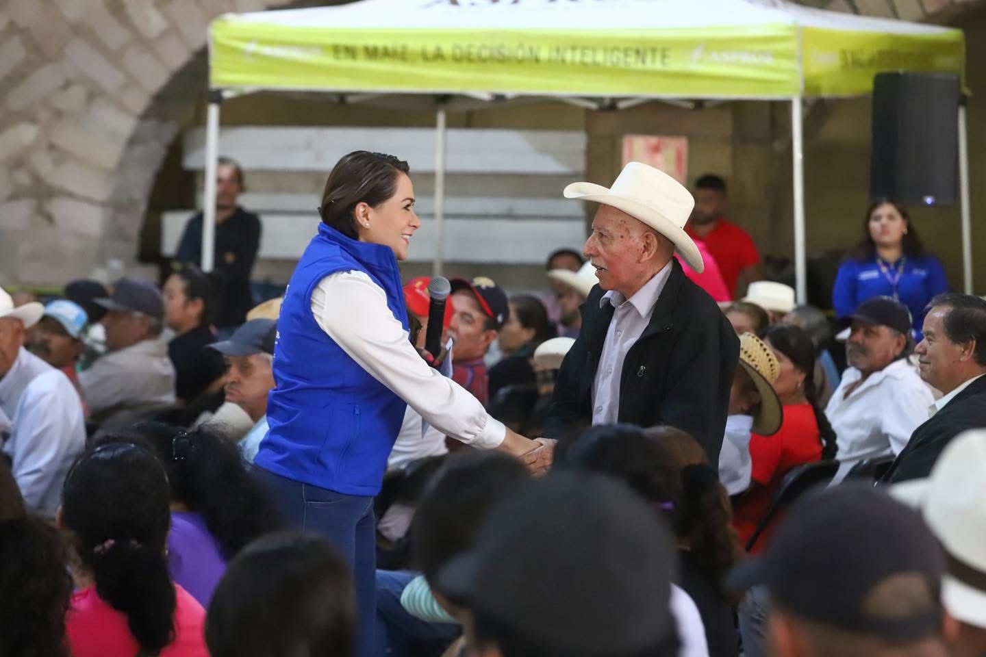 Entregan apoyos a campesinos y arrancan programa de empleo temporal en municipios