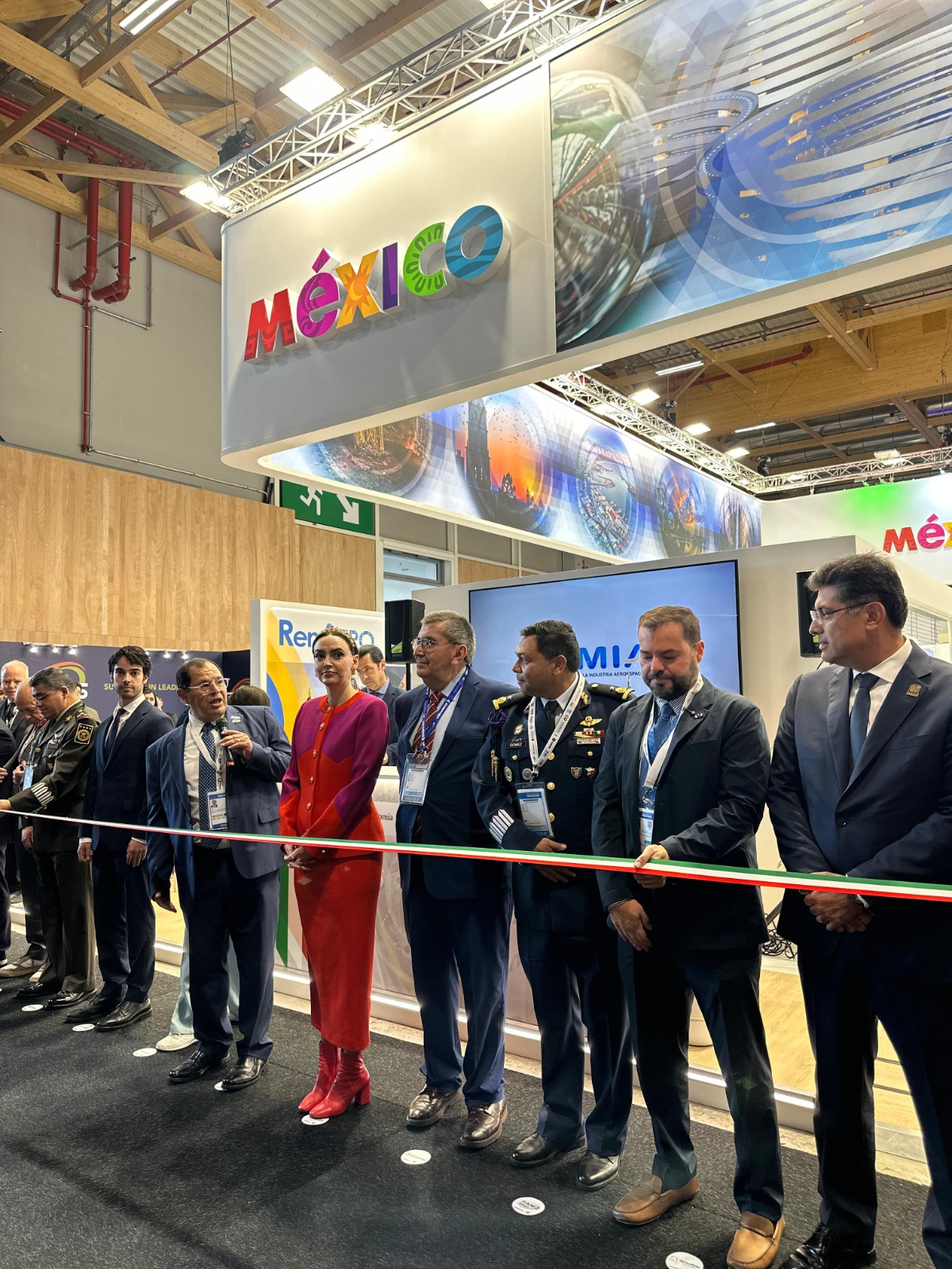 Aguascalientes participa en feria de la industria aeroespacial internacional, en París