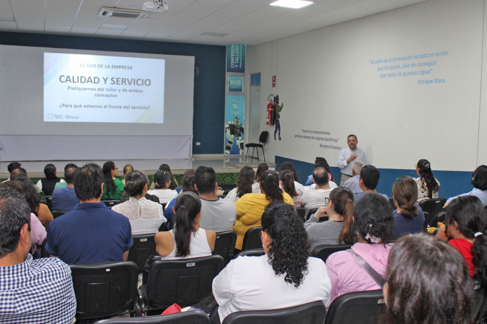 Talleres gratis en julio: liderazgo, branding y marketing con IA en Aguascalientes