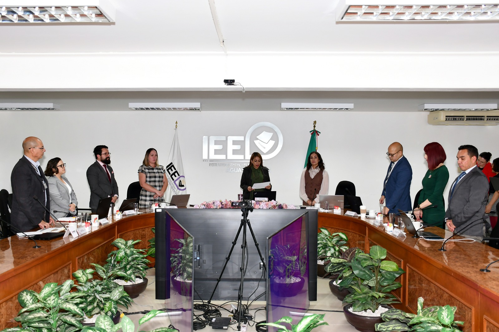 Caen tres candidaturas al Poder Judicial tras revisión del IEE; no cumplían con requisitos