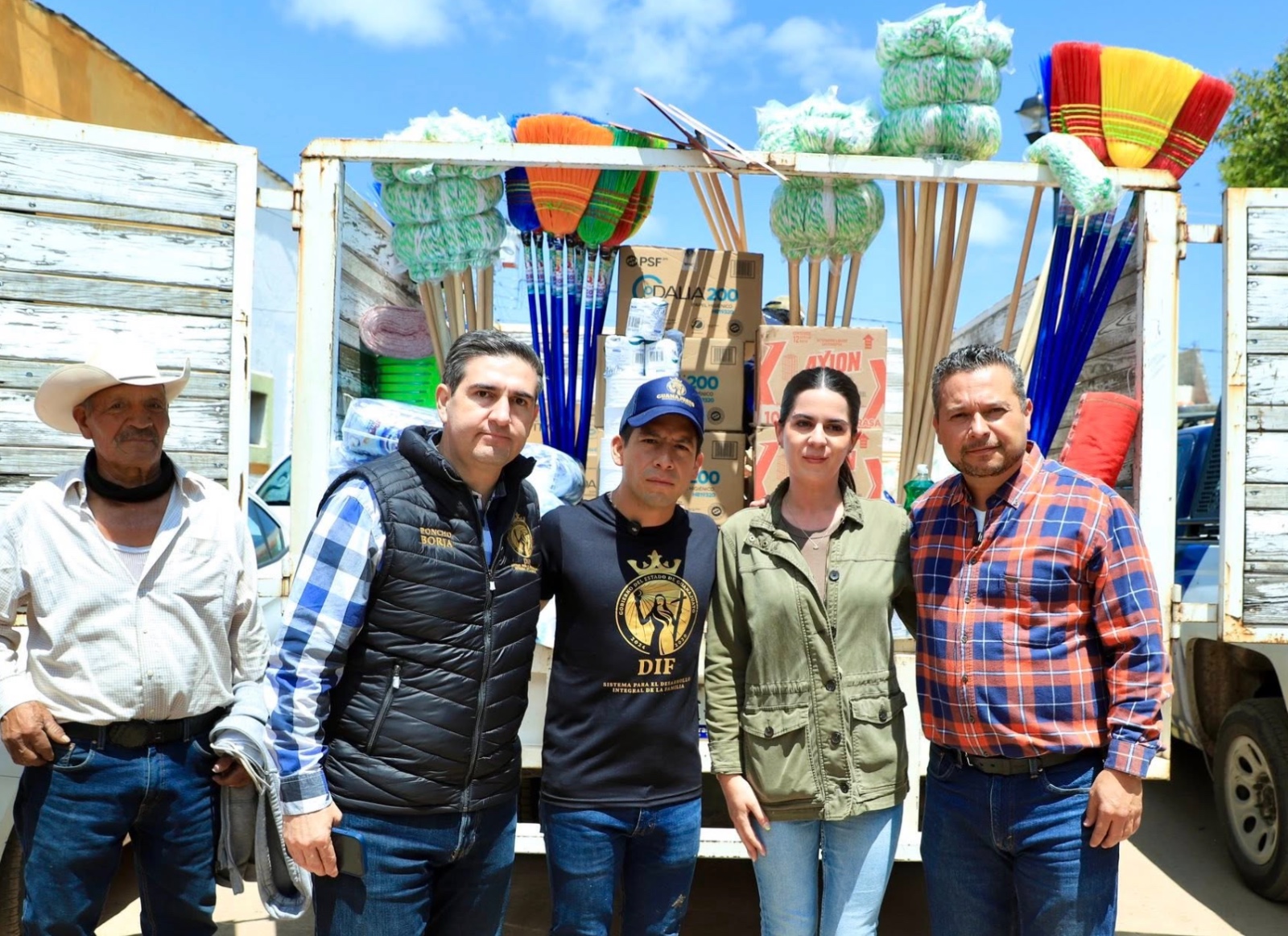 DIF Estatal lleva ayuda a familias afectadas por lluvias en Ocampo