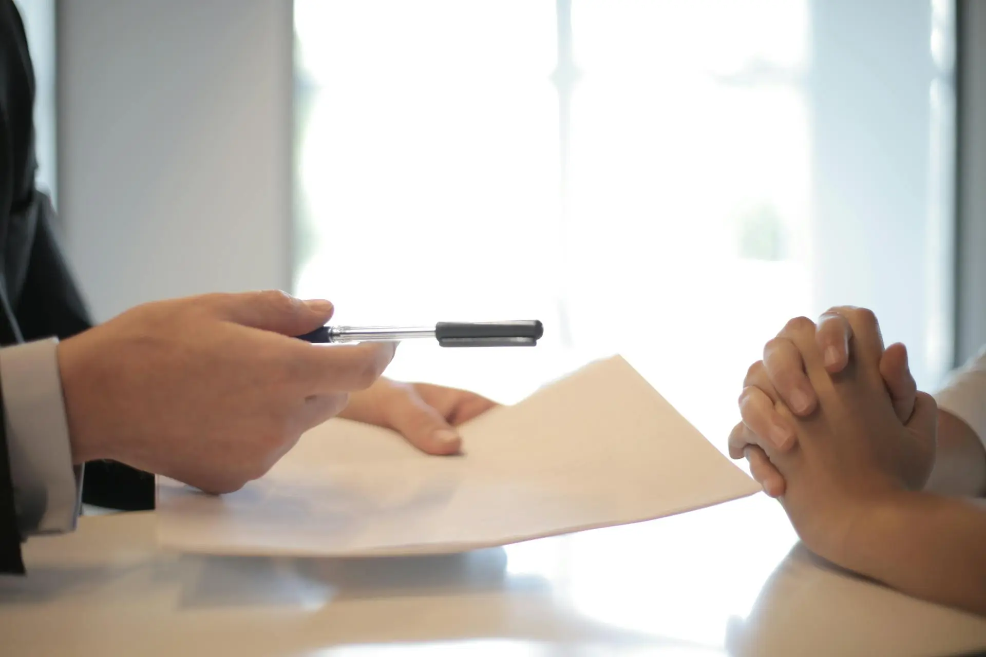 Denuncia Morena despojo de empresas a mujeres de bajos recursos