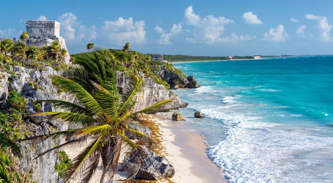 Turistas exigen acceso gratuito a playas de Tulum; este beneficio es solo para locales que no incluye a todos los mexicanos