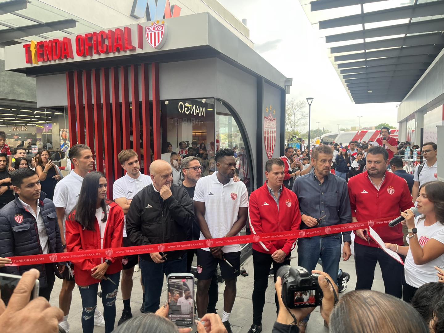 Los Rayos llegan a Altaria: inauguran tienda del Club Necaxa