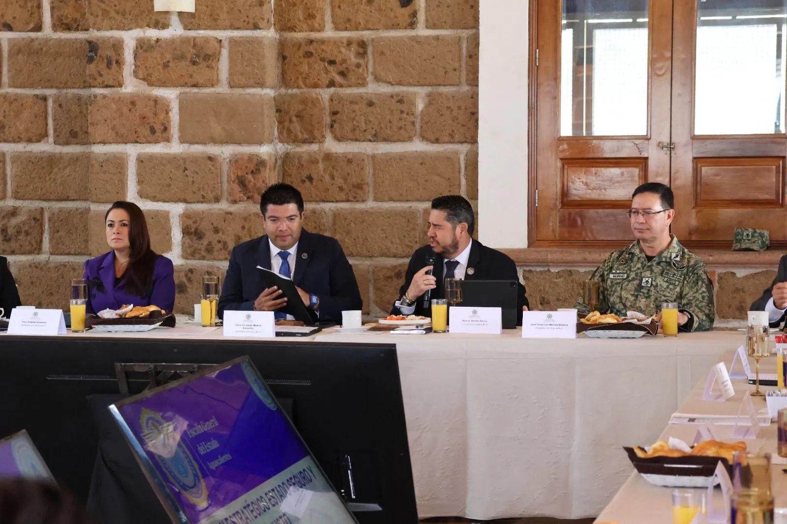 Fiscalía presenta a Tere Jiménez avances en materia de procuración de justicia