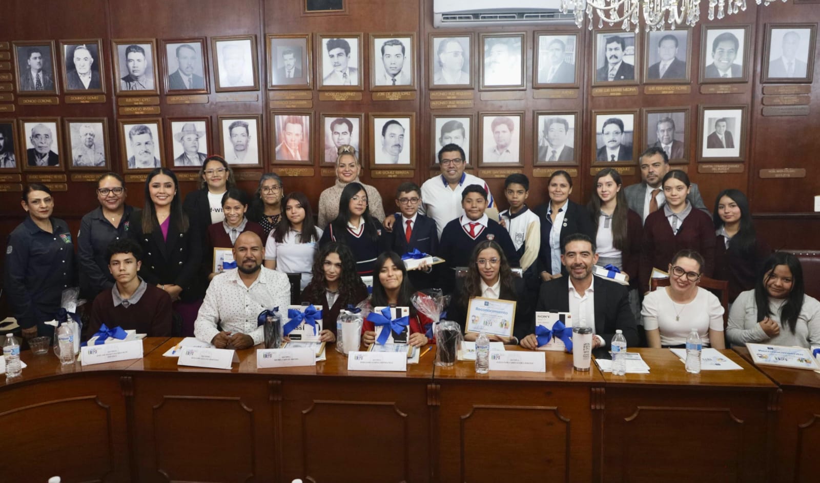 Estudiantes de Jesús María debaten sobre seguridad, medio ambiente y deporte en sesión juvenil