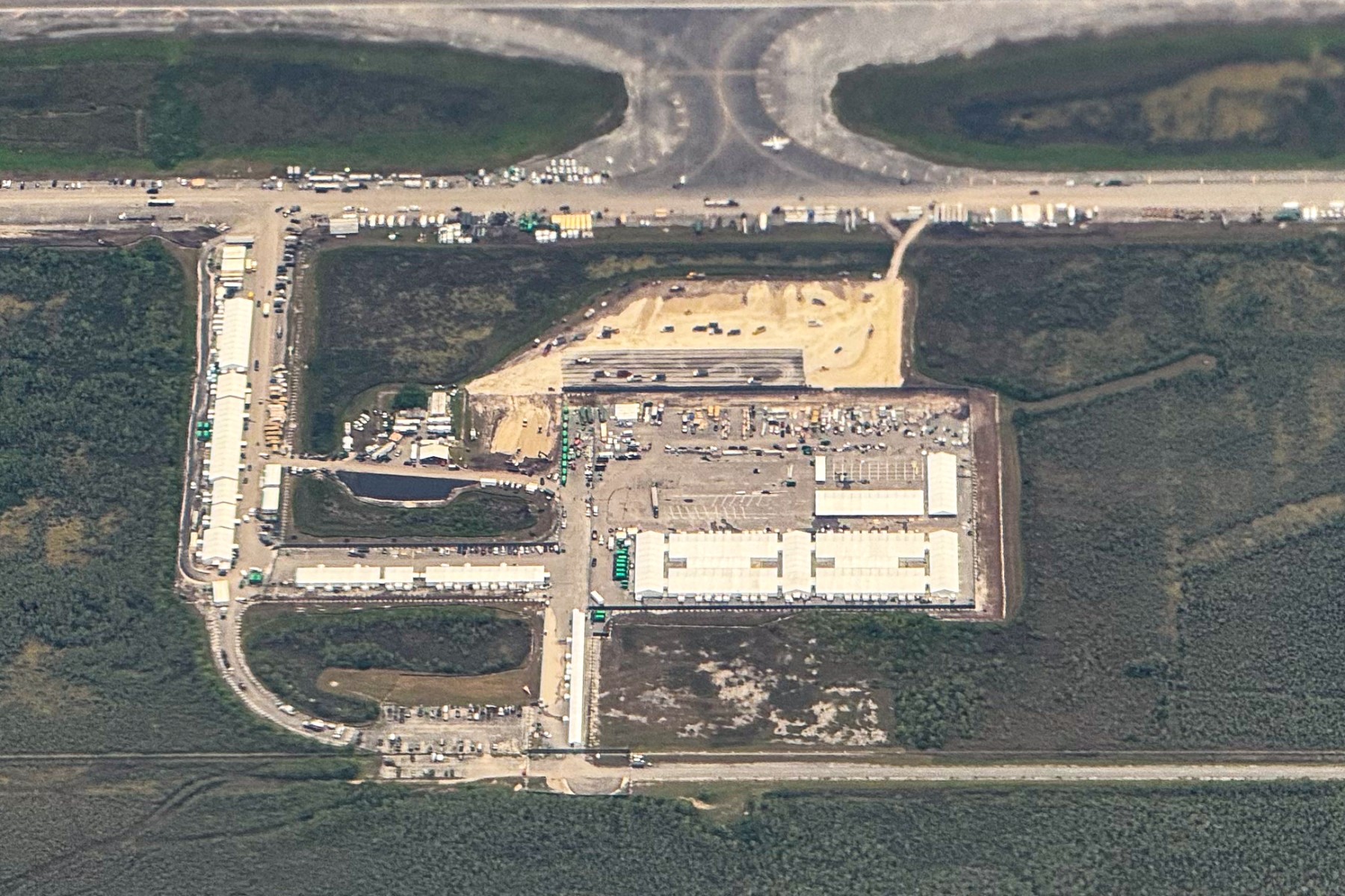 El nuevo centro migratorio &#8216;Alligator Alcatraz&#8217; está en la mira por condiciones inhumanas