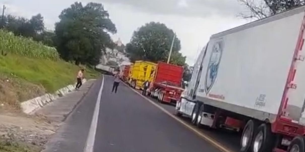 Inseguridad desata bloqueos de carreteras en la región de Acatzingo y El Seco