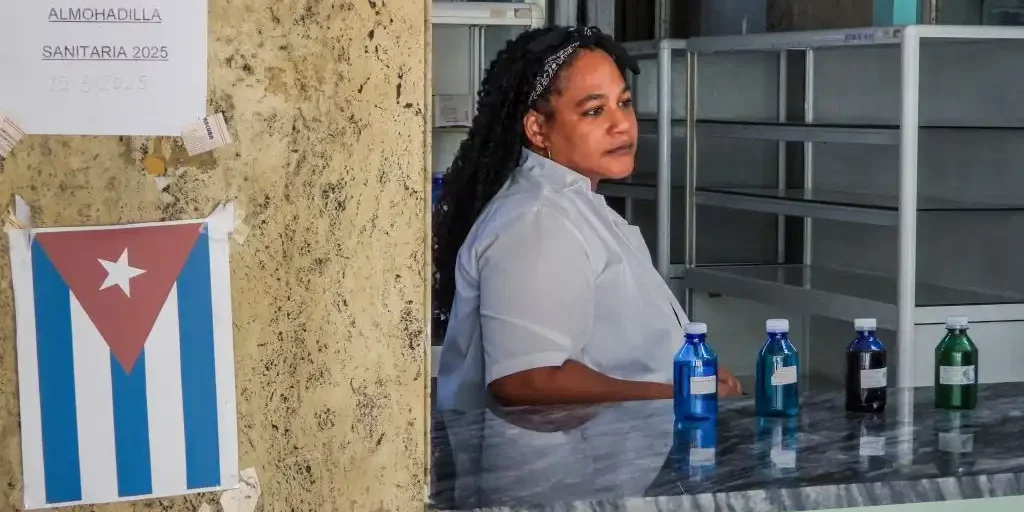 Entre la escasez y el mercado negro: la lucha diaria por medicinas en Cuba