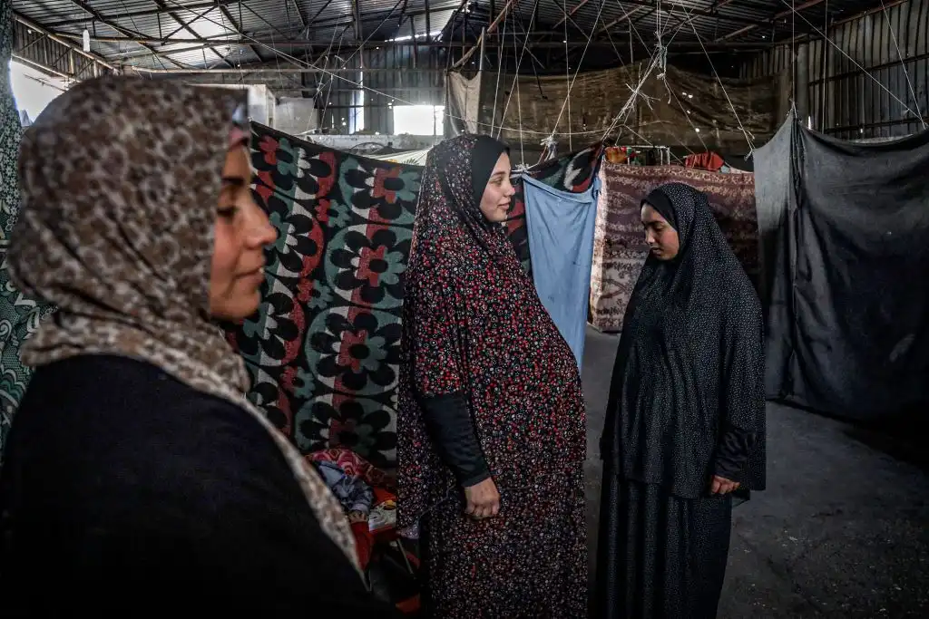Parir entre ruinas: las embarazadas de Gaza sobreviven al filo de la desnutrición