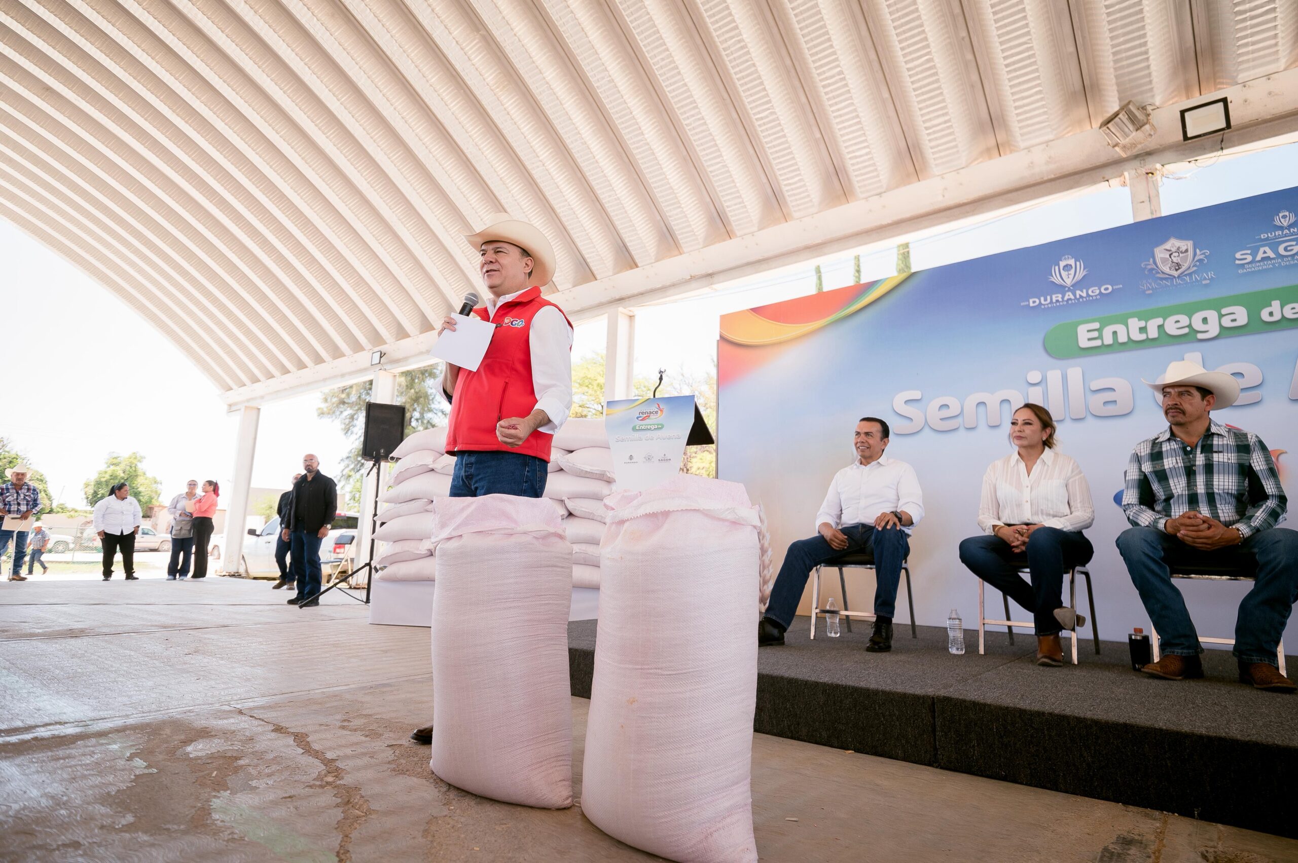 Entregan semilla de calidad al campo de Simón Bolívar y apoyo a 200 productores