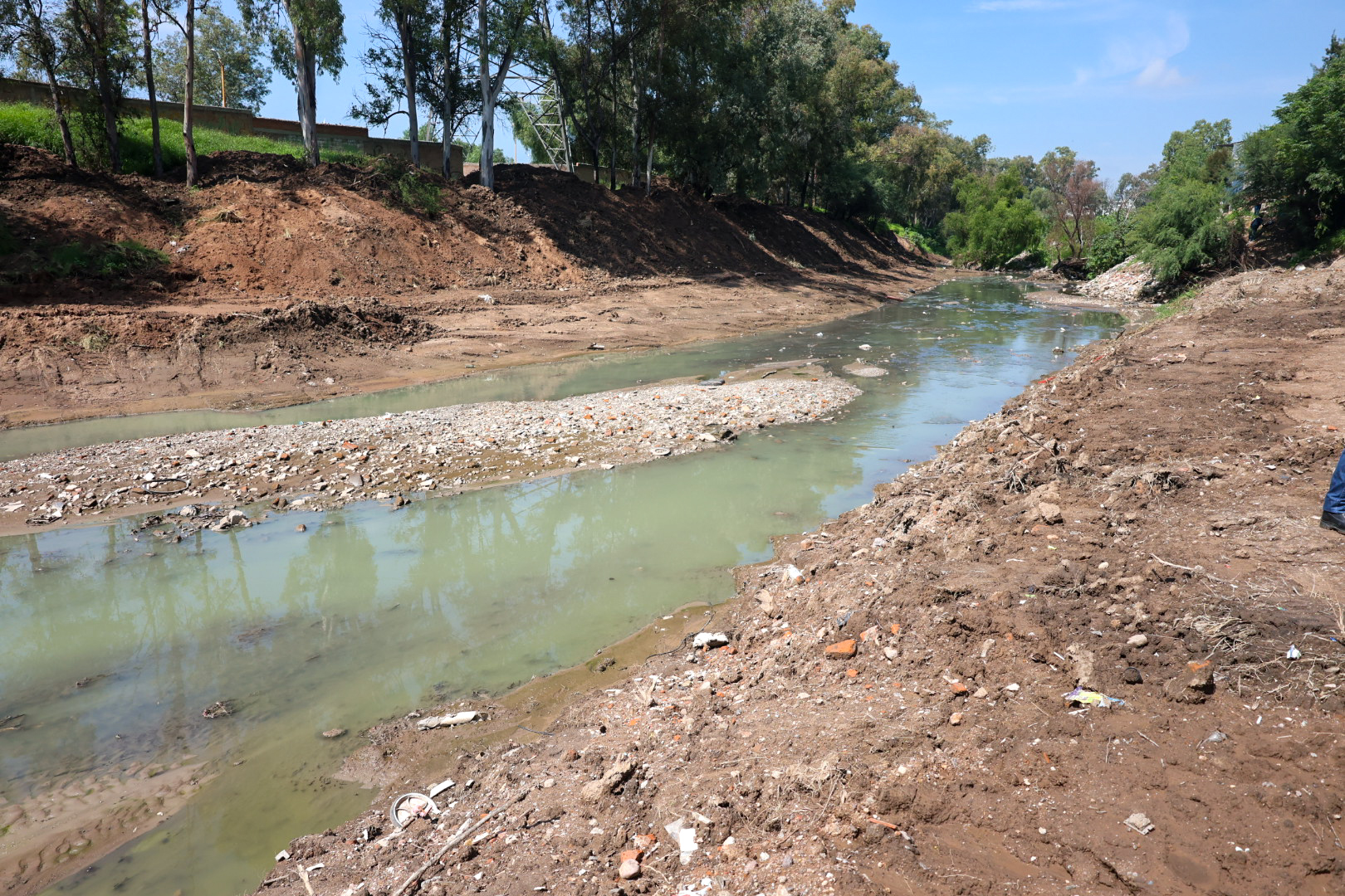 Supervisan Presa de Los Gringos y el arroyo San Francisco por lluvias