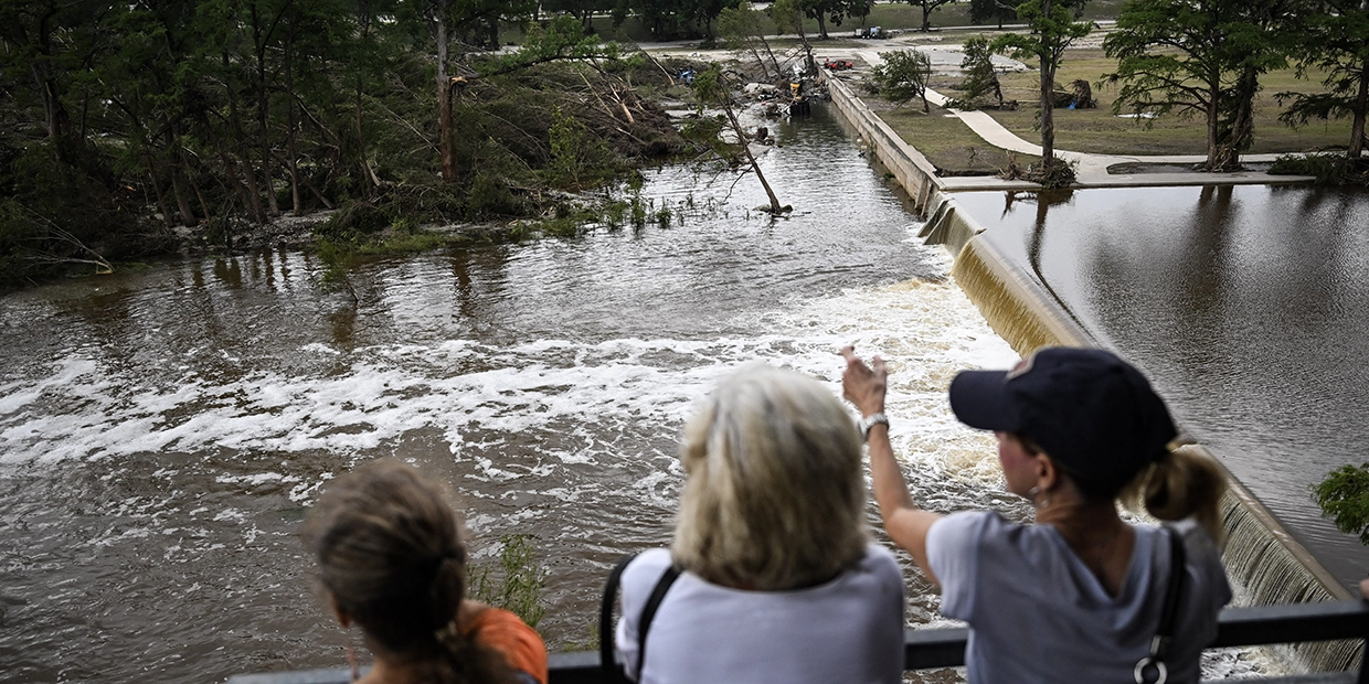 Las inundaciones en Texas han dejado más de 90 muertos: &#8216;Entré en pánico y recé&#8217;