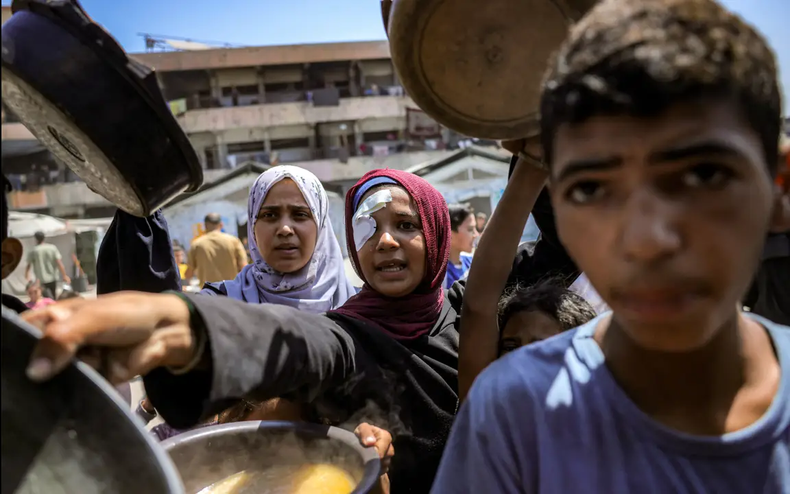 Israel plantea encerrar a los gazatíes en una &#8216;ciudad humanitaria&#8217;; expertos advierten de un campo de concentración