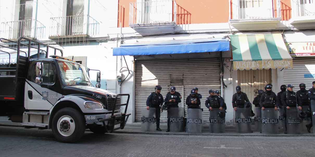 Operativo sorpresa contra ambulantes provoca cierre de calles en el Centro Histórico de Puebla