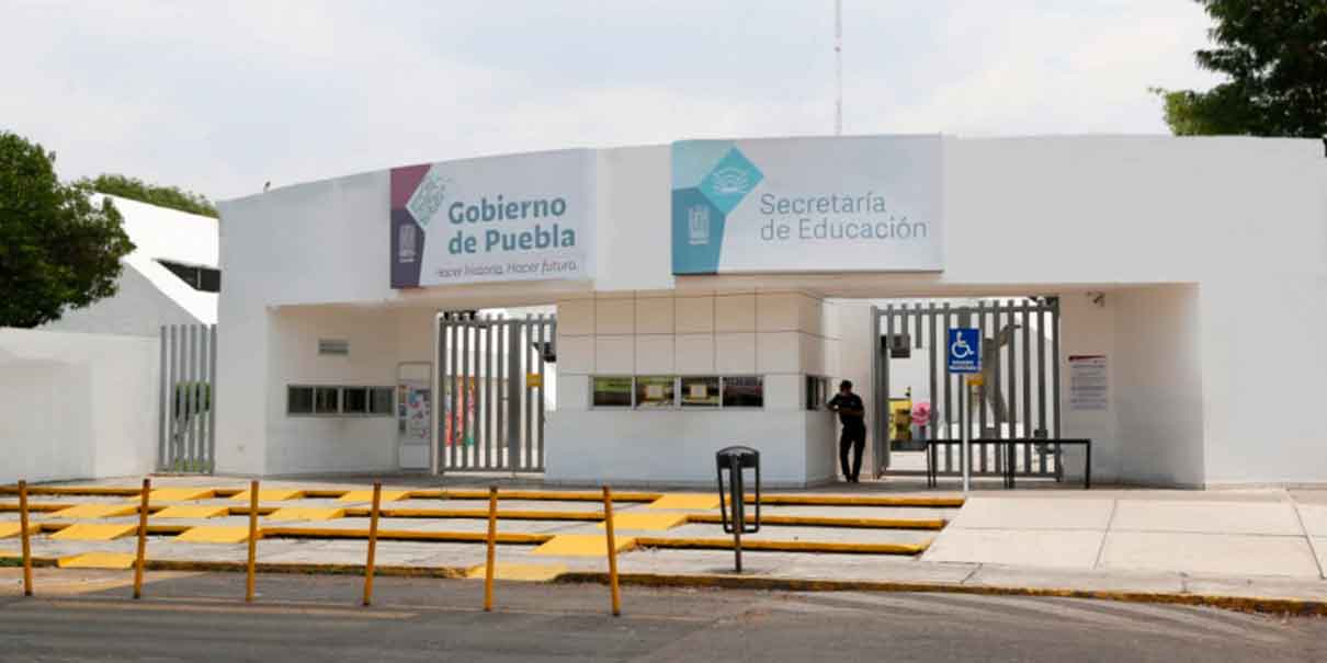 Denuncian acoso laboral y violencia de género en tres centros escolares de Puebla