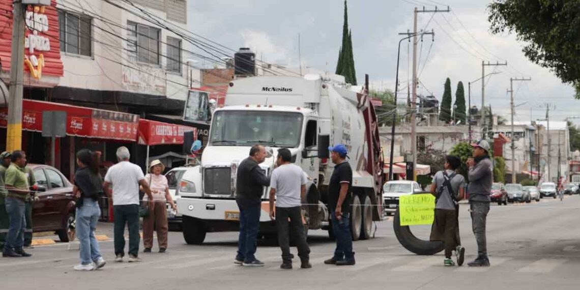 Tercer día de protestas contra ciclovía en el sur de Puebla