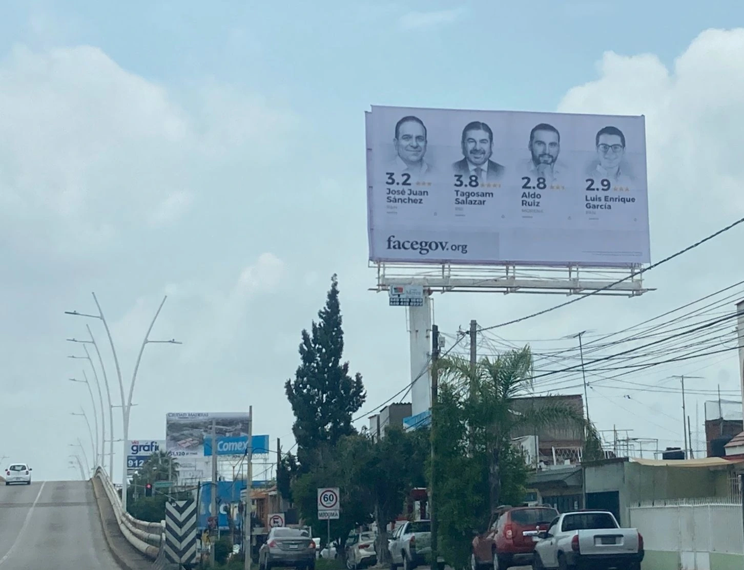 Morenistas se deslindan de espectaculares con supuestas encuestas electorales