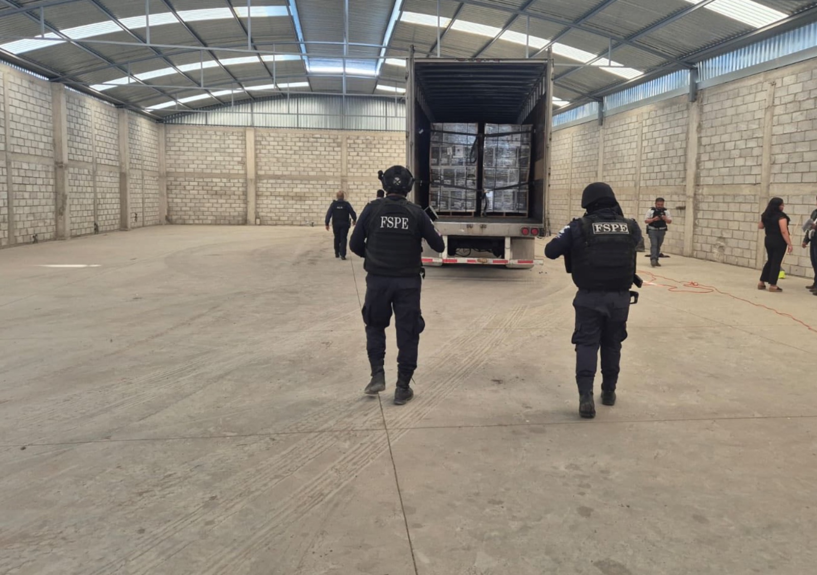 Localizan tráiler robado con tequila premium valuado en 22.9 millones