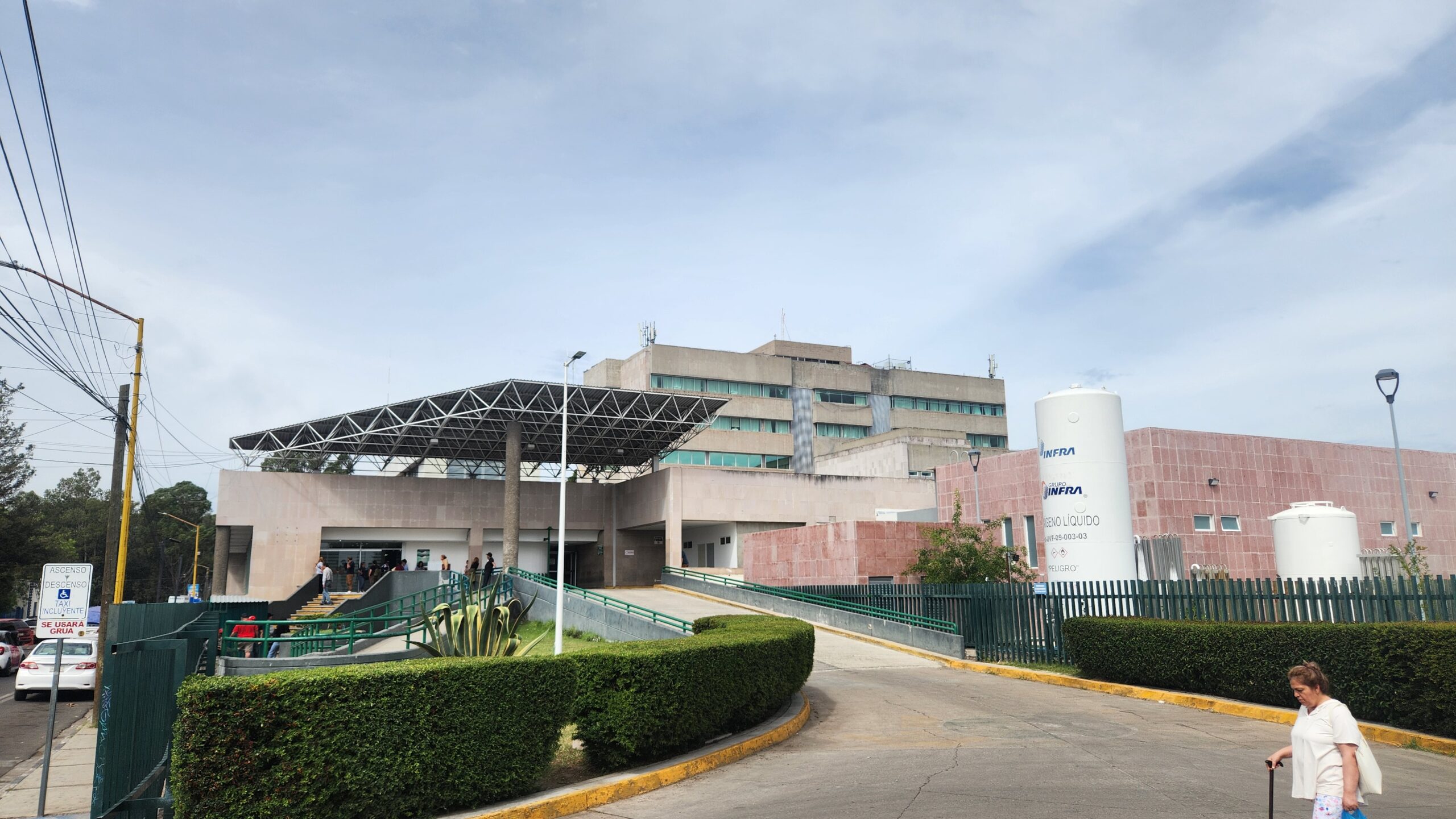 IMSS Durango asegura mantenimiento tras incidente en elevador con pacientes y un menor