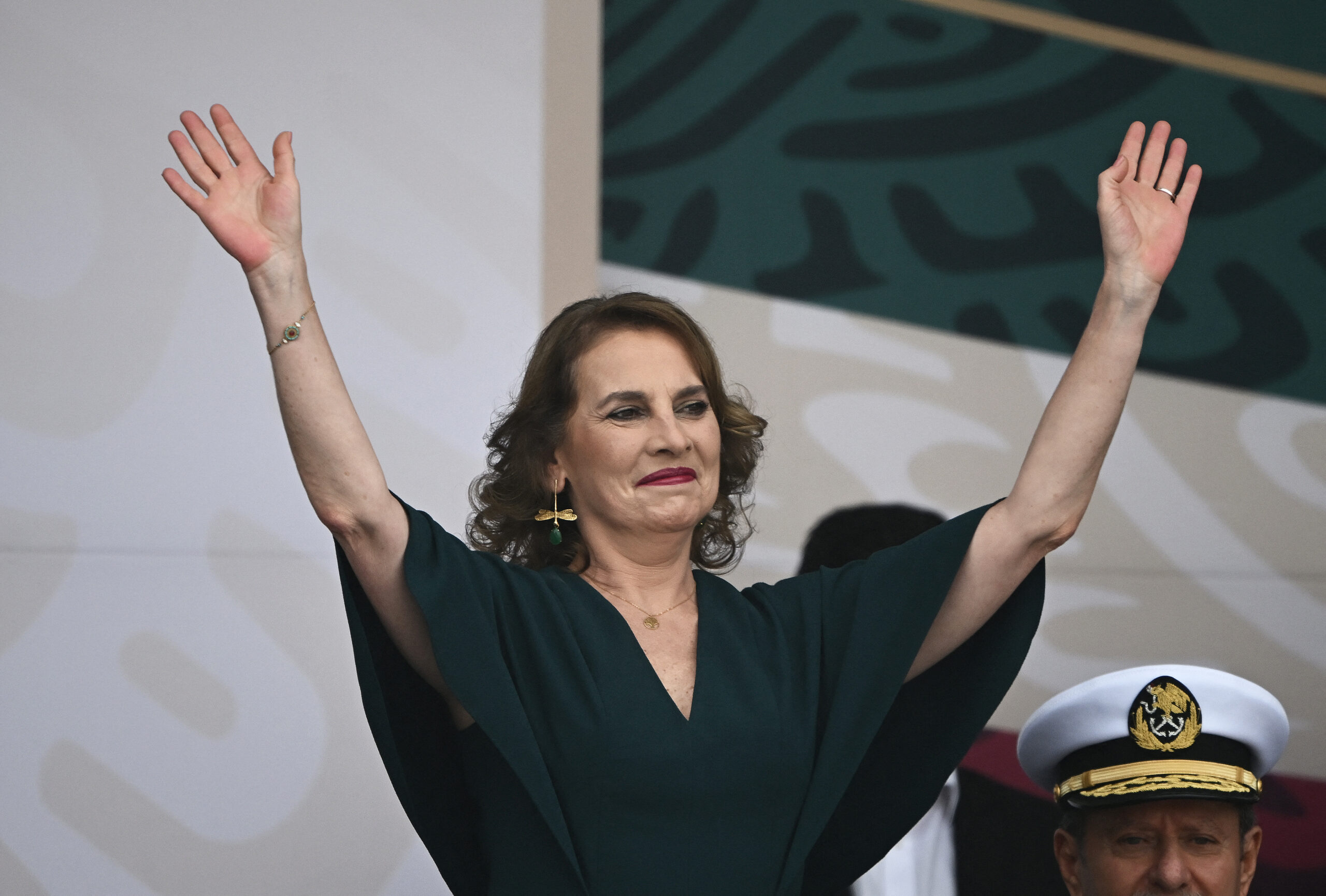 Beatriz Gutiérrez Müller y Sheinbaum desmienten rumores de mudanza a España