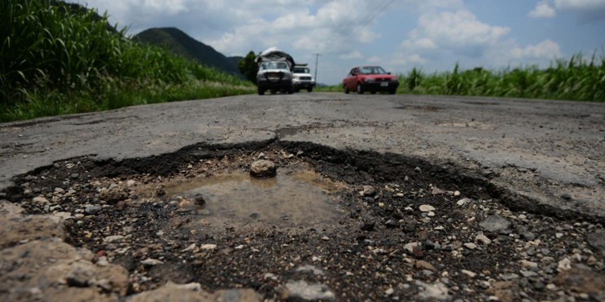 Armenta anuncia rescate urgente de carreteras en Puebla tras años de abandono