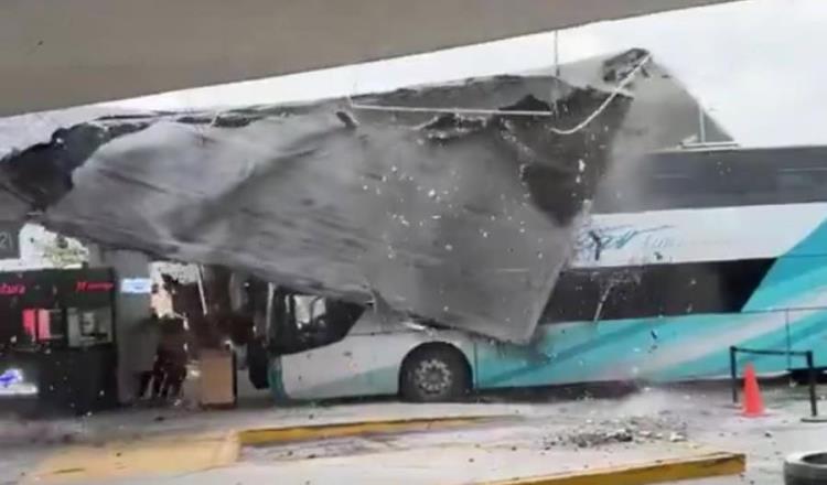 Tras colapso, retiran completamente techo dañado de la Central Camionera