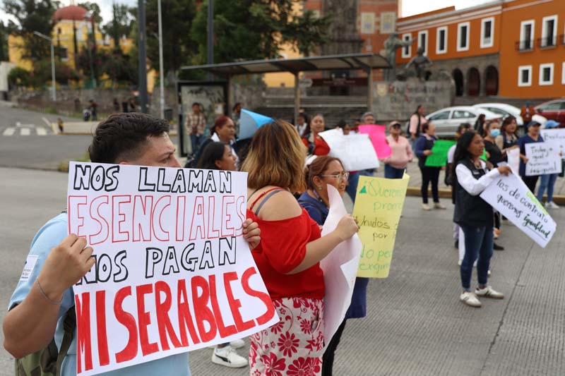 Protesta en Puebla: personal de Salud exige regularización laboral