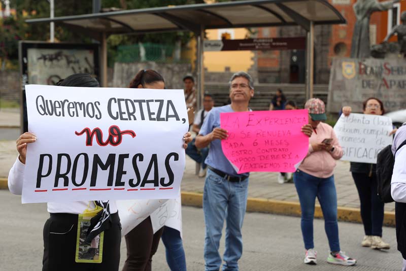 Protesta en Puebla: personal de Salud exige regularización laboral