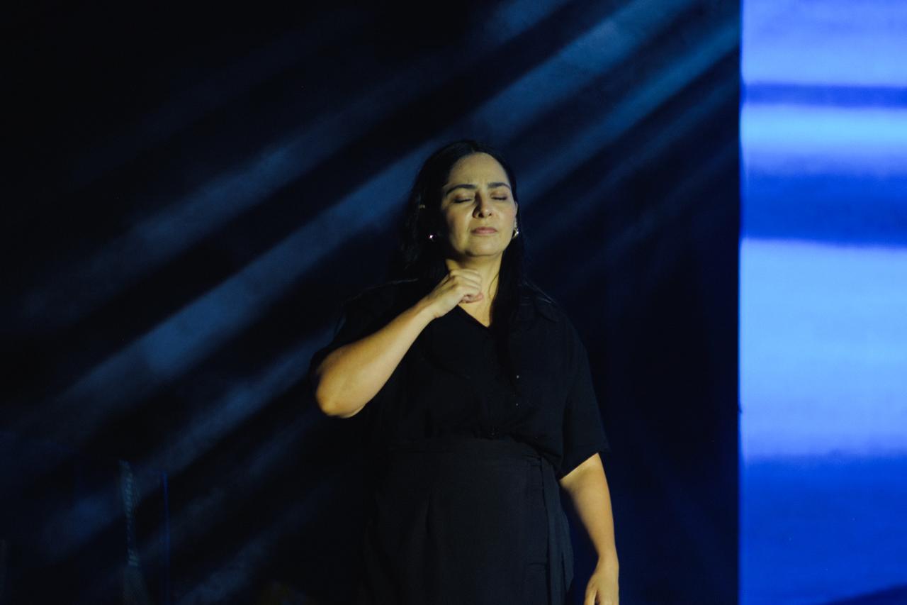 Isela Guevara, la voz en señas de los conciertos de la FENADU