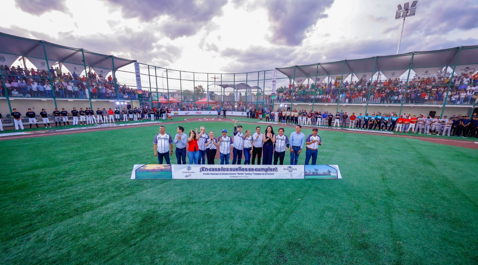 Estrenan nuevo Estadio de Béisbol en Durango capital