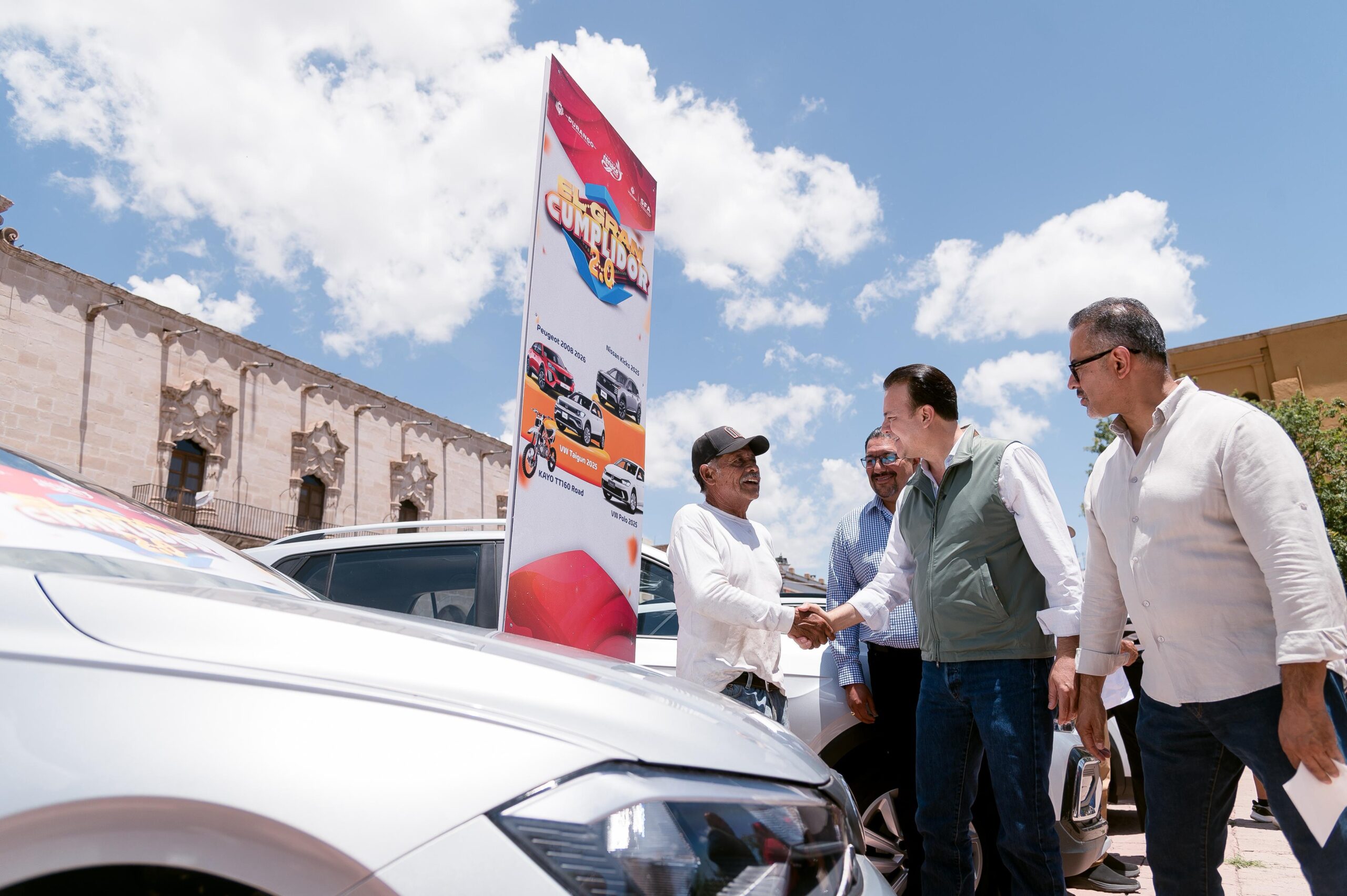 Contribuyentes cumplidos reciben vehículos y motocicletas del sorteo “El Gran Cumplidor 2.0”