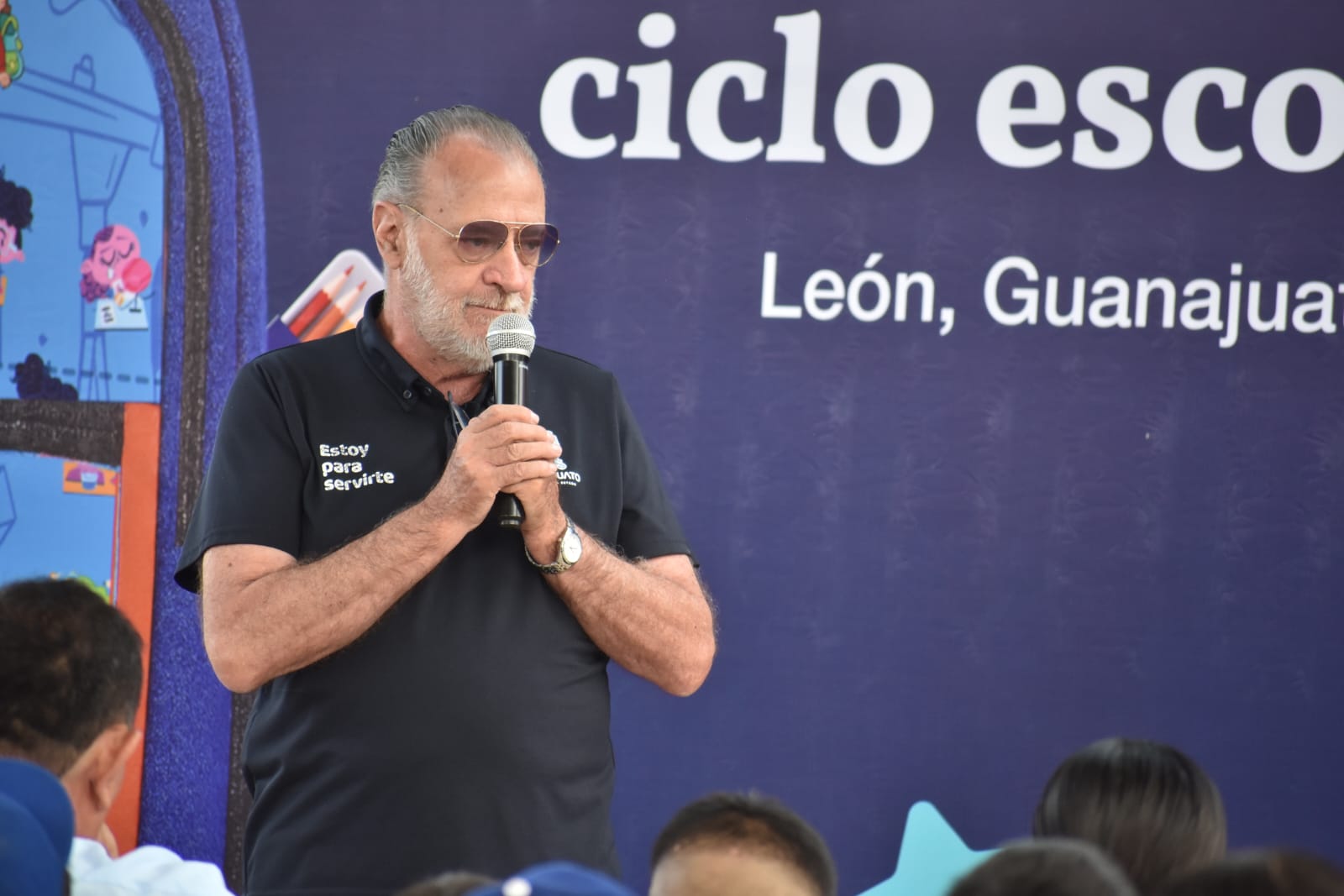 Escuelas en León apuestan por vigilancia comunitaria para proteger escuelas