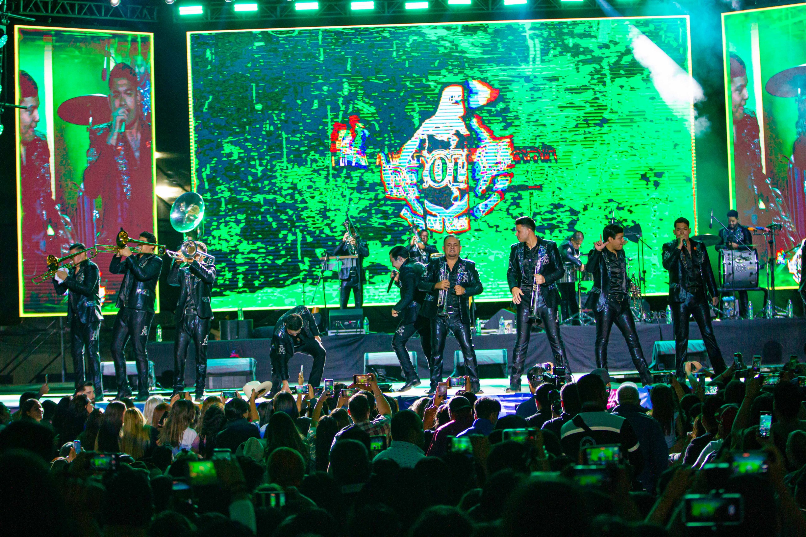 La Arrolladora reúne a más de 22 mil personas en la Feria de los Chicahuales