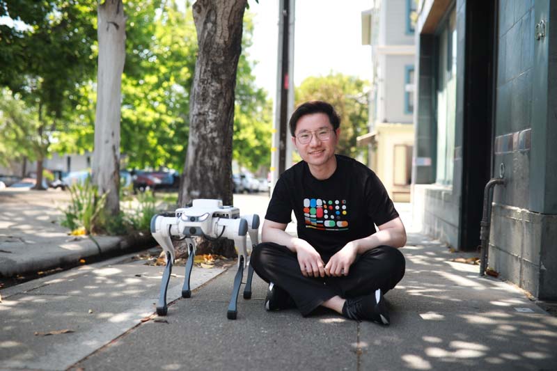 OpenMind está construyendo en Silicon Valley la “mente colectiva” de los robots humanoides
