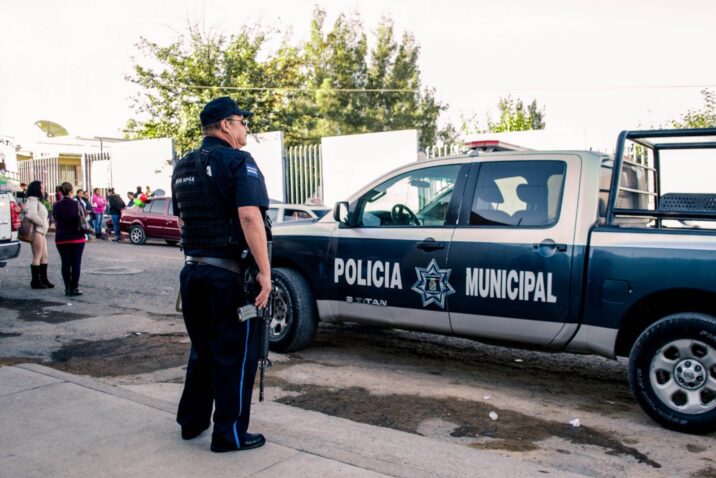 Reportan detenciones tras robos en escuelas durante vacaciones