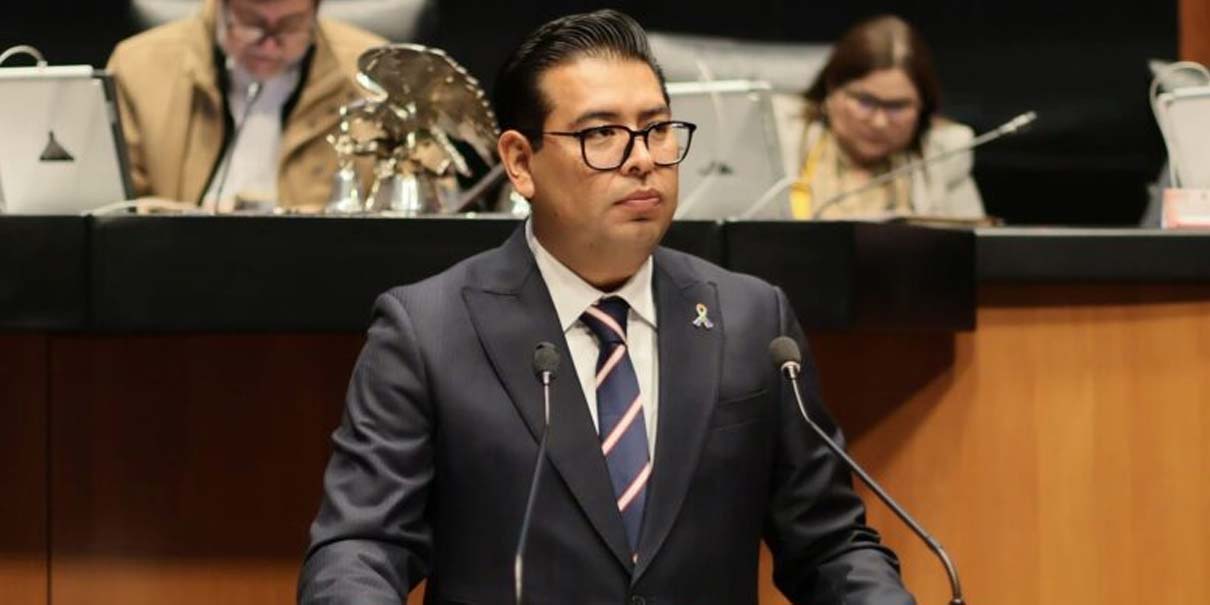Priistas exigen renuncia de Néstor Camarillo como senador