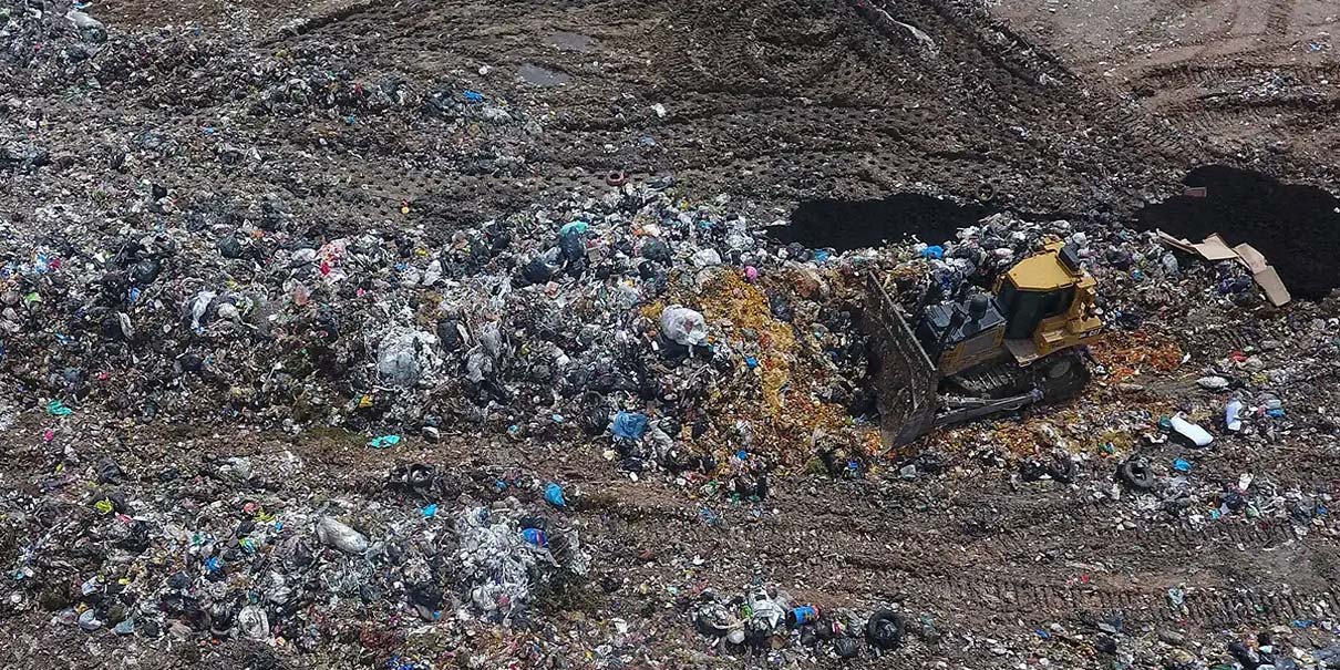 Pueblos Originarios bloquean Conagua en Puebla; exigen saneamiento del basurero de Cholula