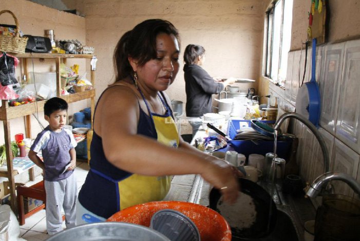 En Aguascalientes, mujeres destinan el doble de tiempo que los hombres al trabajo no remunerado