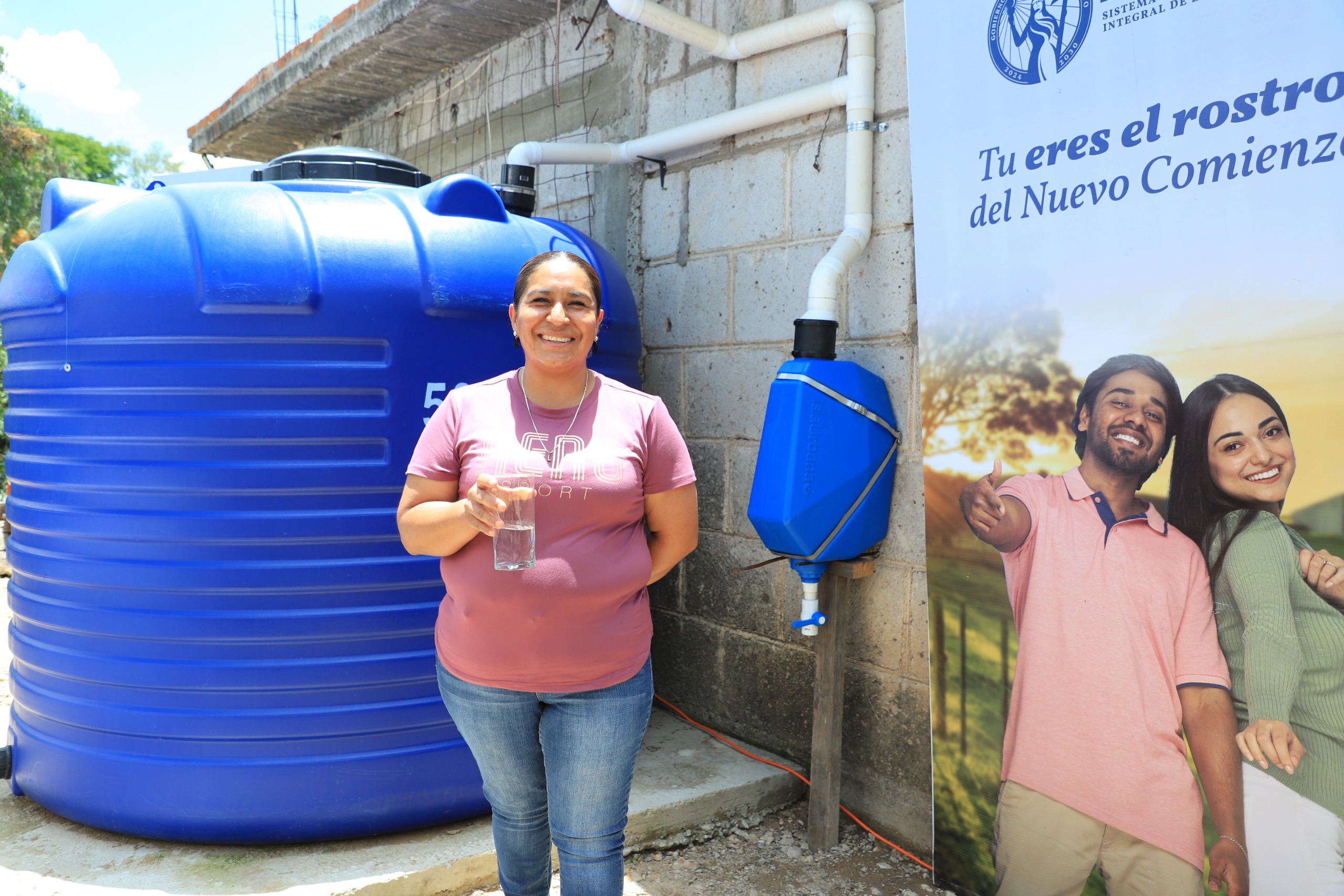Captan agua de lluvia en comunidad rural de Comonfort: DIF y vecinos impulsan solución sustentable
