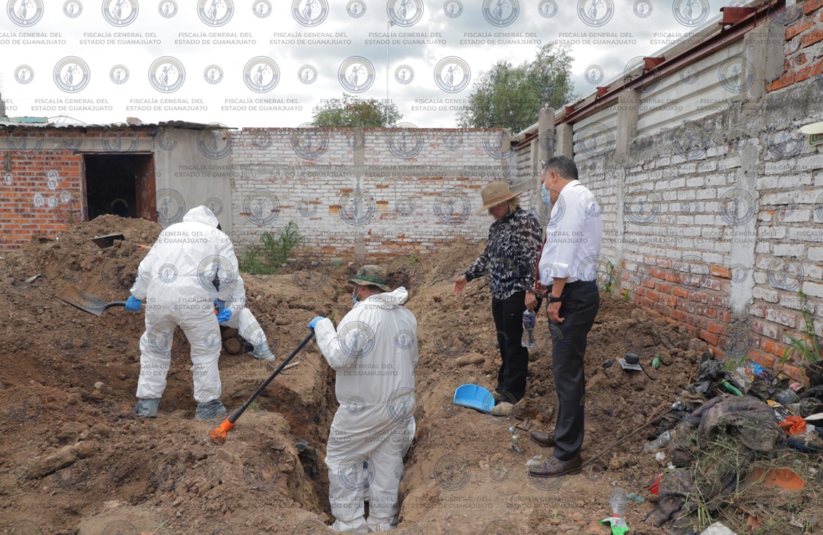 “Ya pueden acudir”: Fiscalía abre puerta a buscadoras tras hallazgo de 32 cuerpos en fosa de Irapuato
