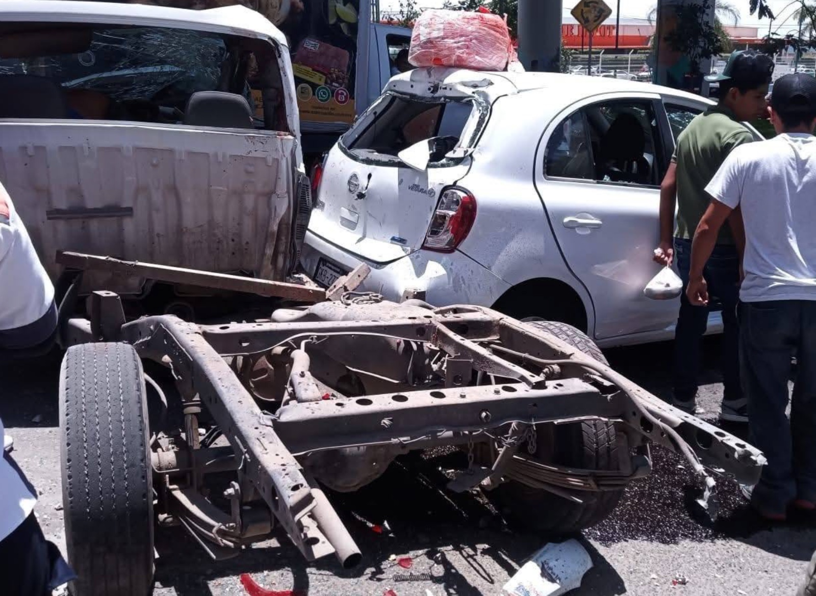 Fallecen seis personas en accidente de tren en Irapuato; Ferromex cubrirá gastos funerarios