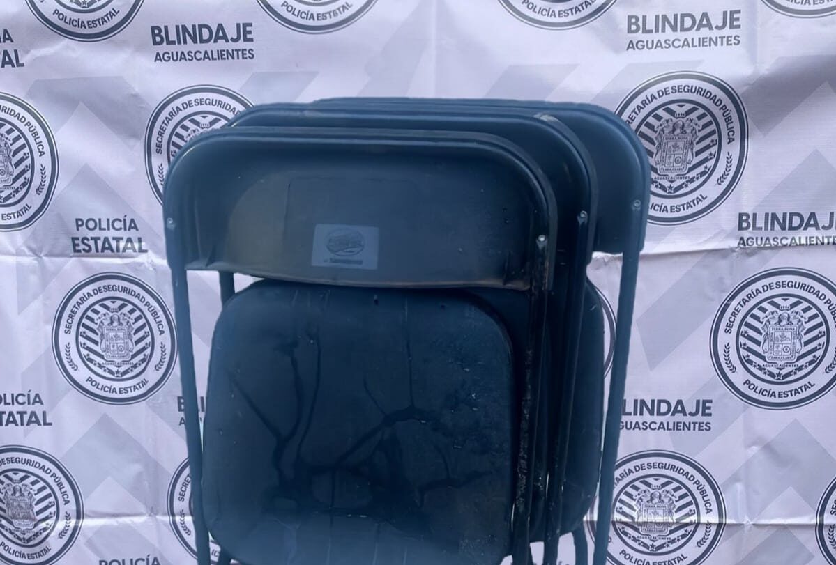 ¡Se robó tres sillas y terminó en el suelo! Detienen a sujeto tras boquetazo en el Guadalupe Peralta
