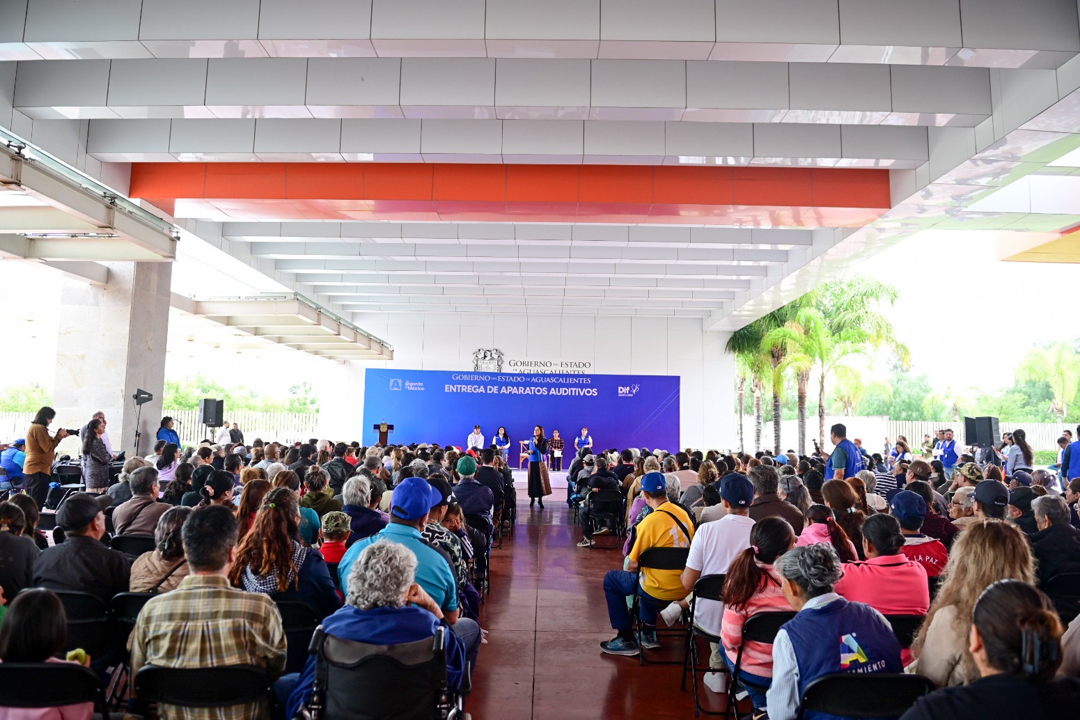 Entregan aparatos auditivos a 150 personas en Aguascalientes